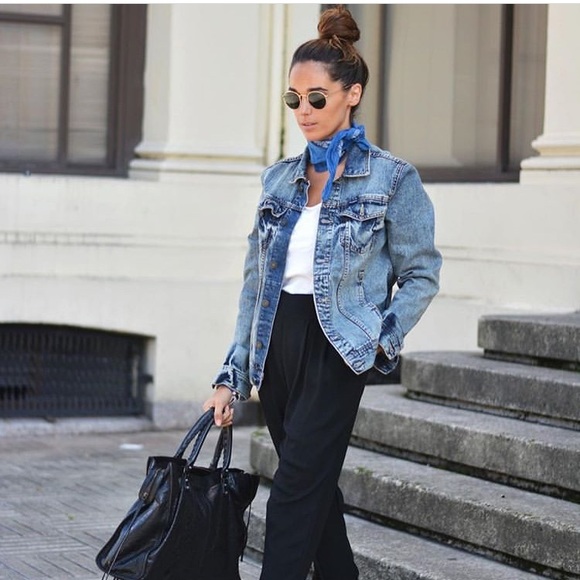 Fun Fashionable Red Bandanas NWT HOST PICK - Picture 3 of 8
